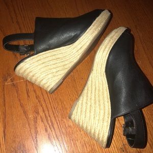 Black wedges